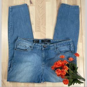 Nine West Cigarette Fit Skinny Leg Blue Jeans 31/12